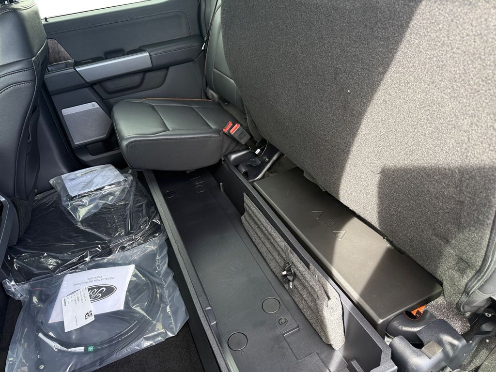 2025 Ford F-350 Super Duty Lariat - Photo 22