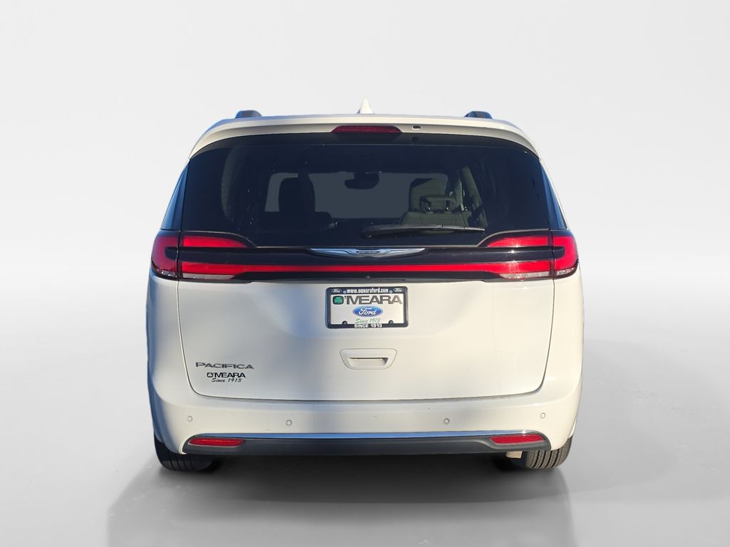 2021 Chrysler Pacifica Touring L photo 3