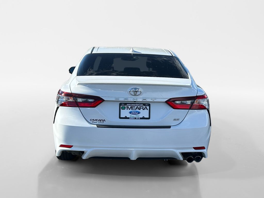 2021 Toyota Camry SE photo 4