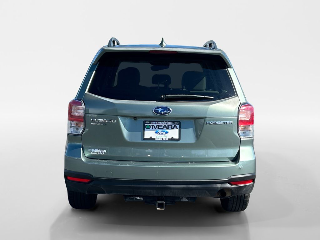 2018 Subaru Forester 2.5i Premium photo 4