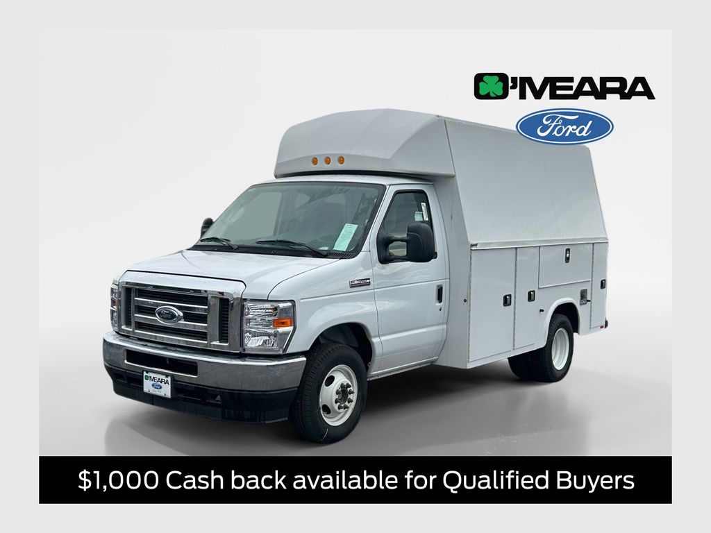 2025 Ford E-Series DRW E-350 Super Duty 138 in WB's photo