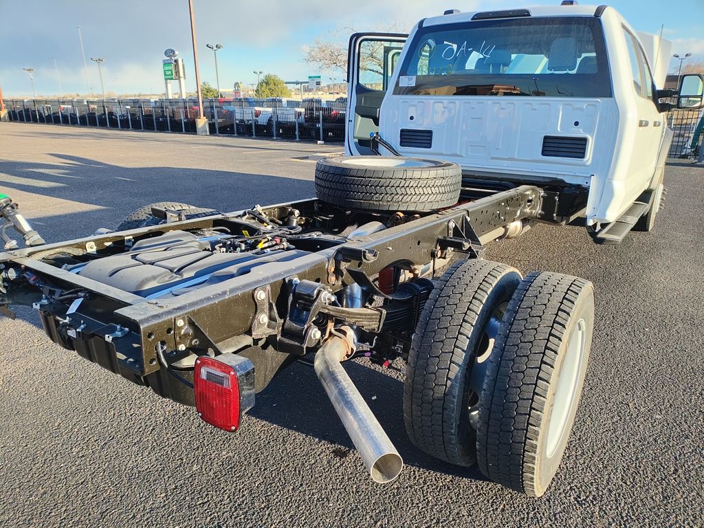 2025 Ford F-450 Super Duty Chassis Cab XL - Photo 17