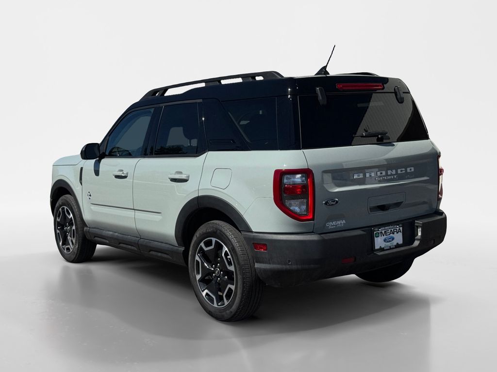 2024 Ford Bronco Sport Outer Banks photo 2