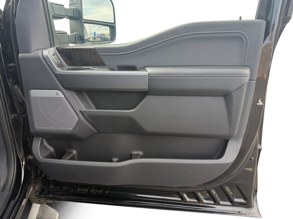 2025 Ford F-350 Super Duty Lariat - Photo 17