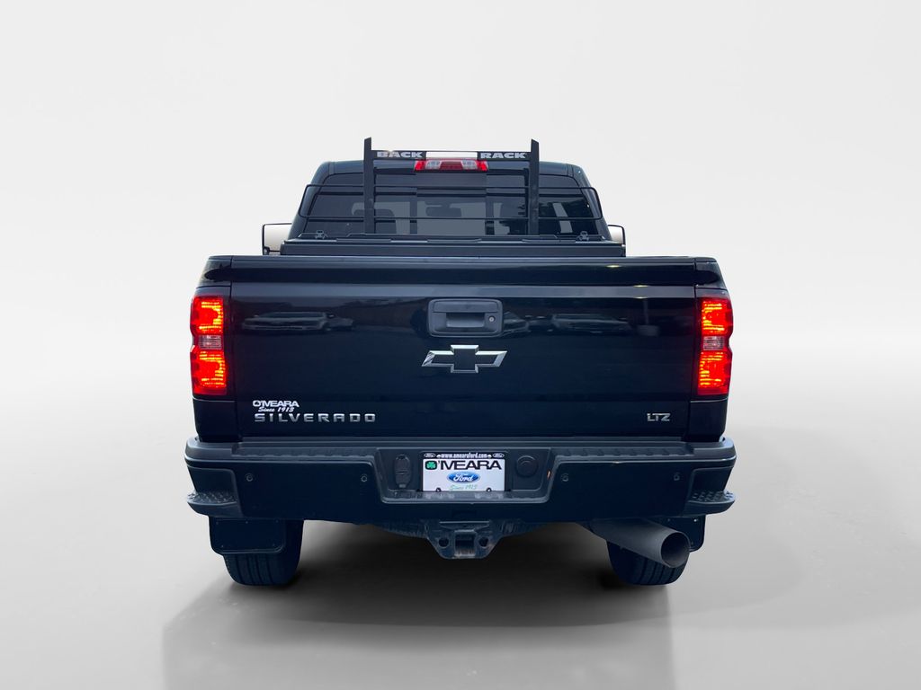 2017 Chevrolet Silverado 2500HD LTZ photo 4