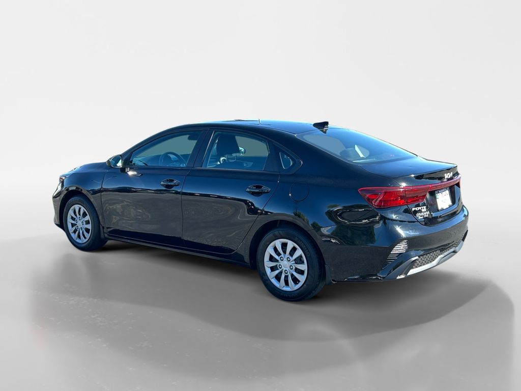 2024 Kia Forte LX photo 3