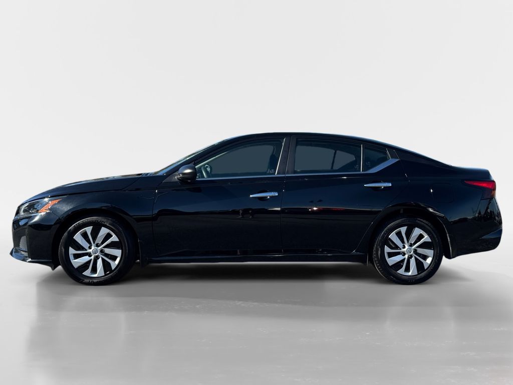 2024 Nissan Altima 2.5 S photo 2