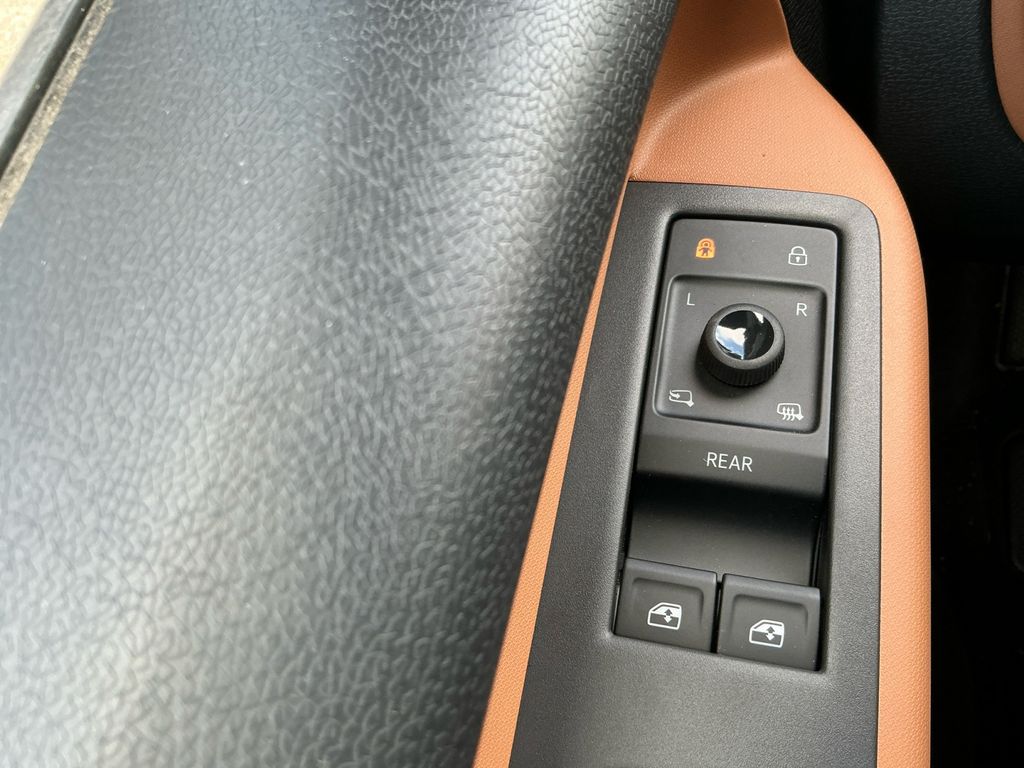 2025 Volkswagen ID. Buzz PRO S - Photo 24