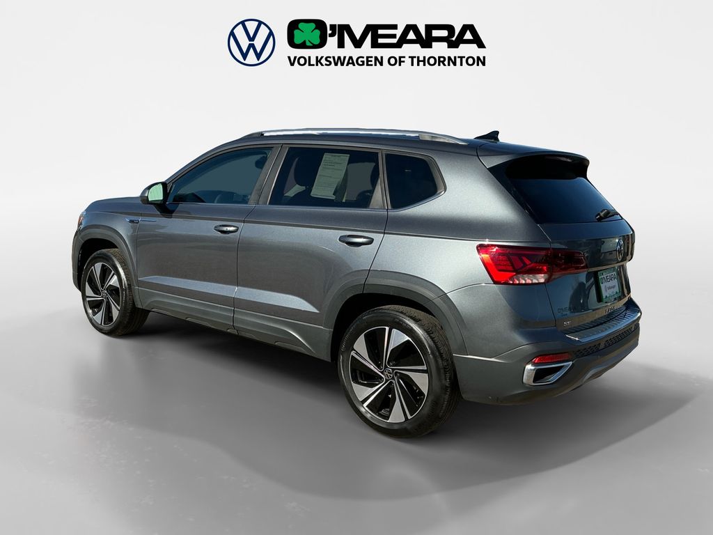 2024 Volkswagen Taos SE photo 2