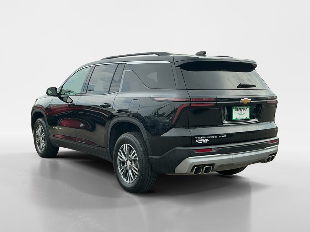 2024 Chevrolet Traverse 2LT photo 3