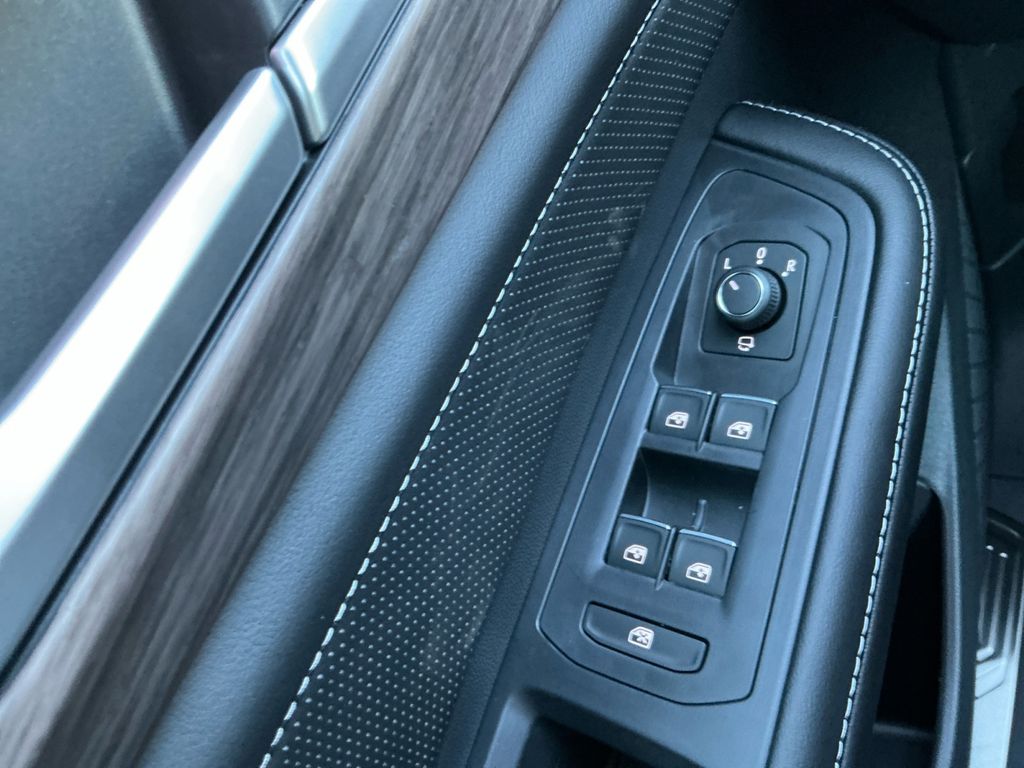 2026 Volkswagen Atlas SEL Premium R-Line - Photo 17