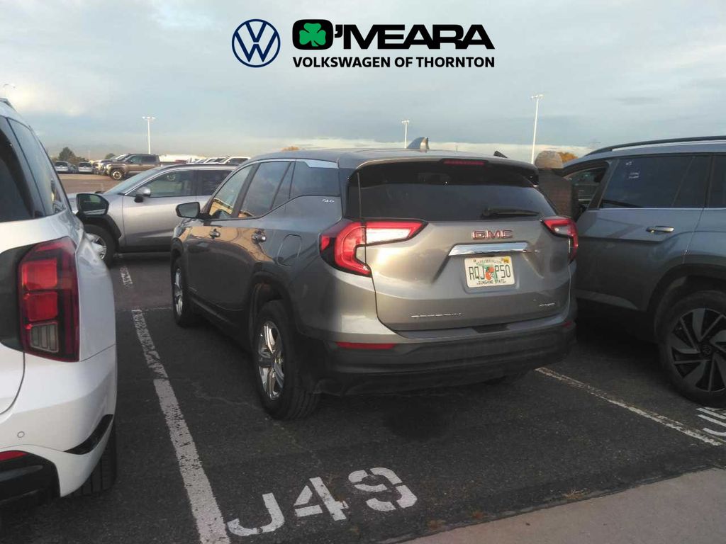 2024 Gmc Terrain SLE photo 2