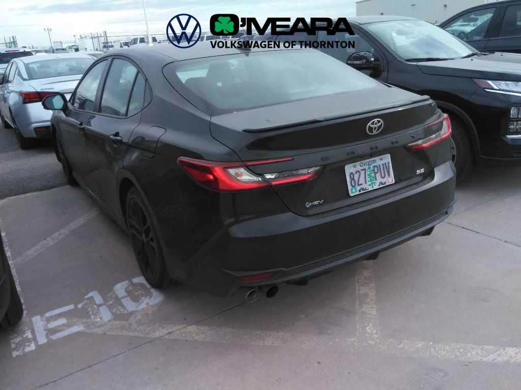 2025 Toyota Camry SE photo 4