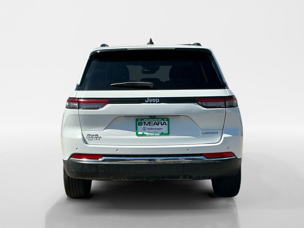2023 Jeep Grand Cherokee Laredo photo 3