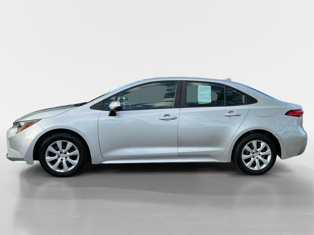2021 Toyota Corolla LE photo 2