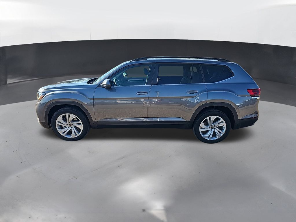 Used 2022 Volkswagen Atlas SE w/Tech with VIN 1V2KR2CA0NC508018 for sale in Thornton, CO