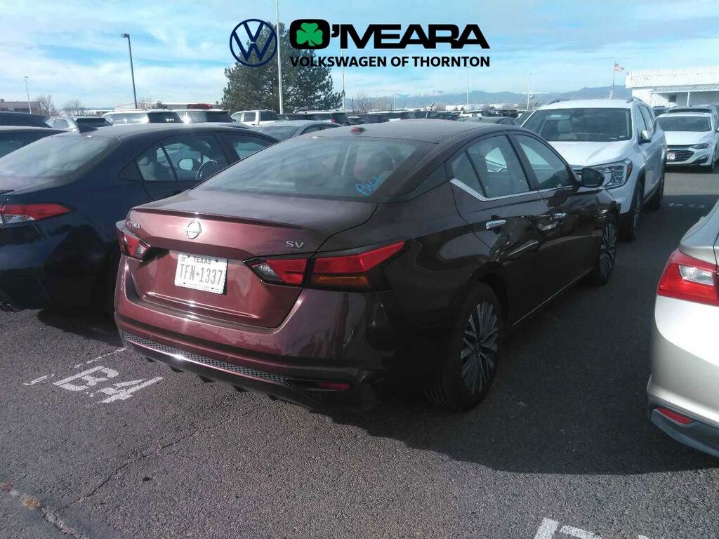 Used 2024 Nissan Altima 2.5 SV Sedan