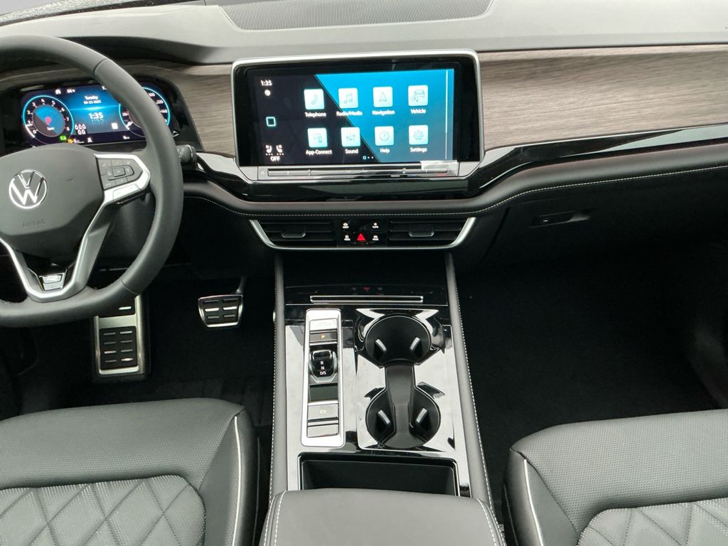2026 Volkswagen Atlas SEL Premium R-Line - Photo 11