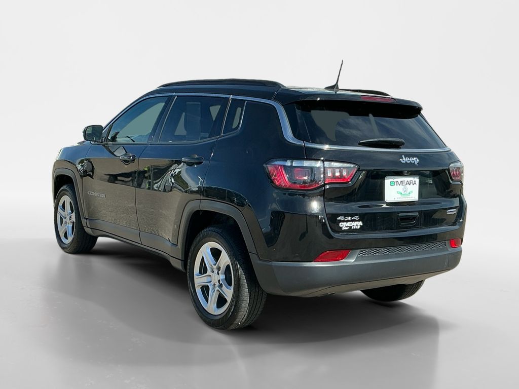2024 Jeep Compass Latitude photo 3