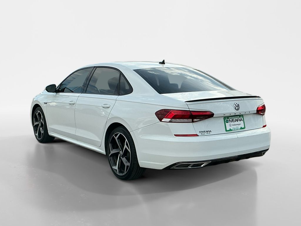 2022 Volkswagen Passat 2.0T R-Line photo 3