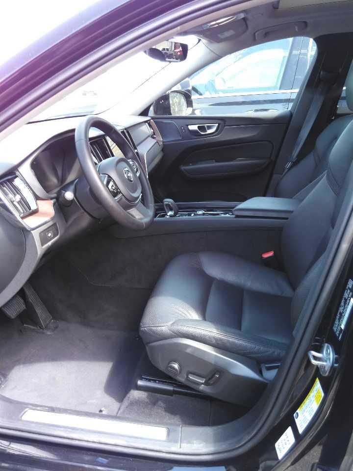 2024 Volvo XC60 B5 Plus photo 4
