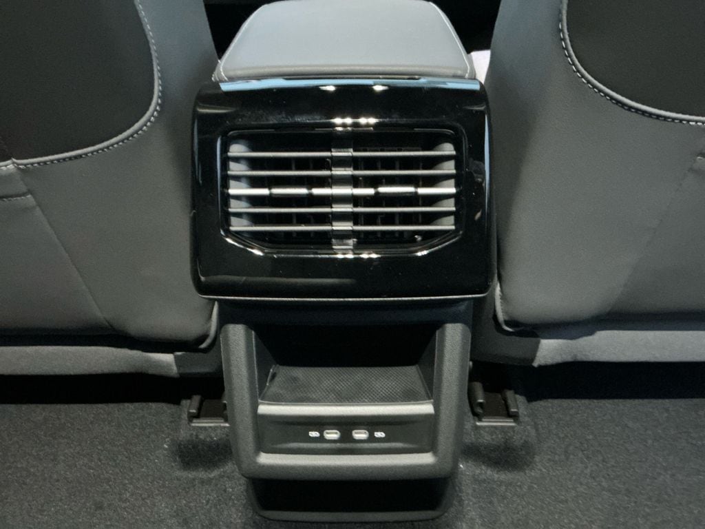 2026 Volkswagen ID.4 PRO - Photo 17
