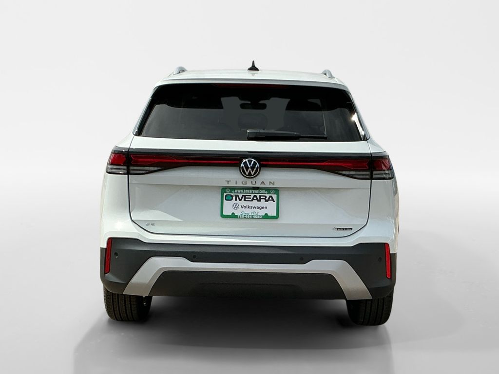 2025 Volkswagen Tiguan SE photo 4