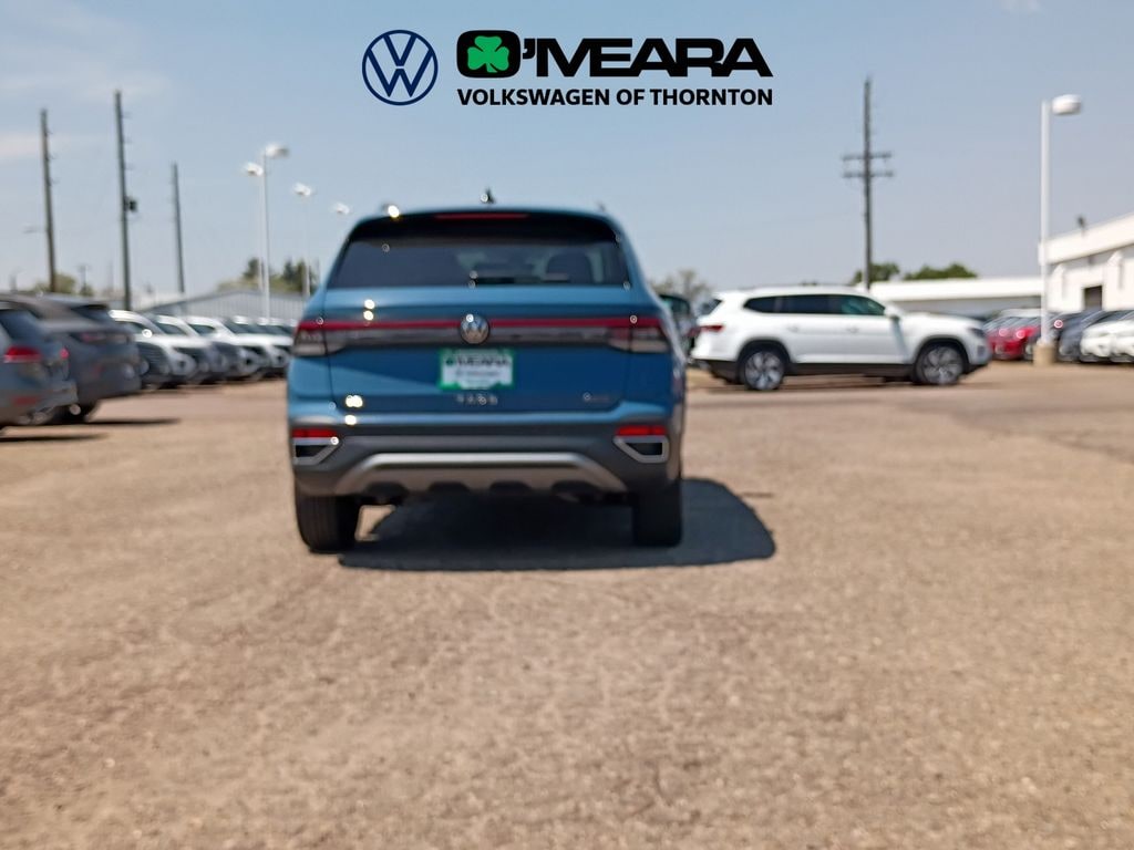 New 2025 Volkswagen Taos 1.5T SE SUV