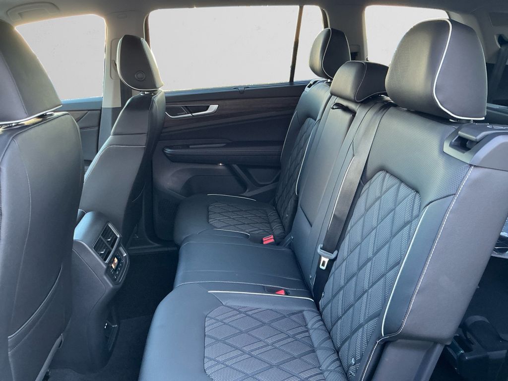 2026 Volkswagen Atlas SEL Premium R-Line - Photo 12