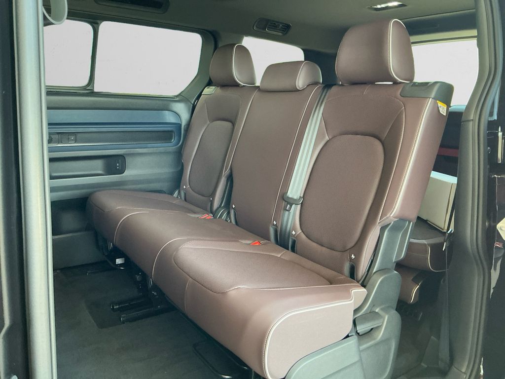 2025 Volkswagen ID. Buzz Pro S - Photo 13