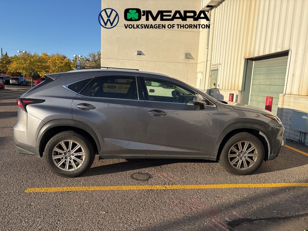 2018 Lexus NX 300 Luxury photo 2