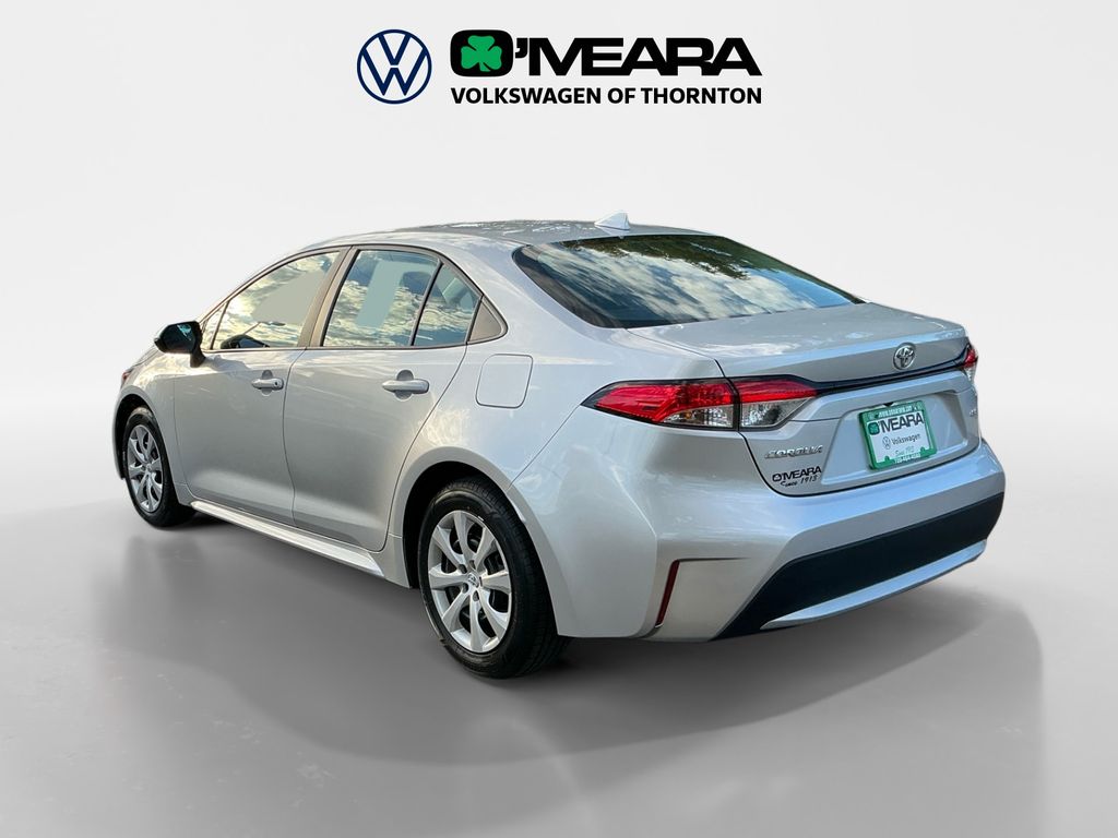 2021 Toyota Corolla LE photo 3