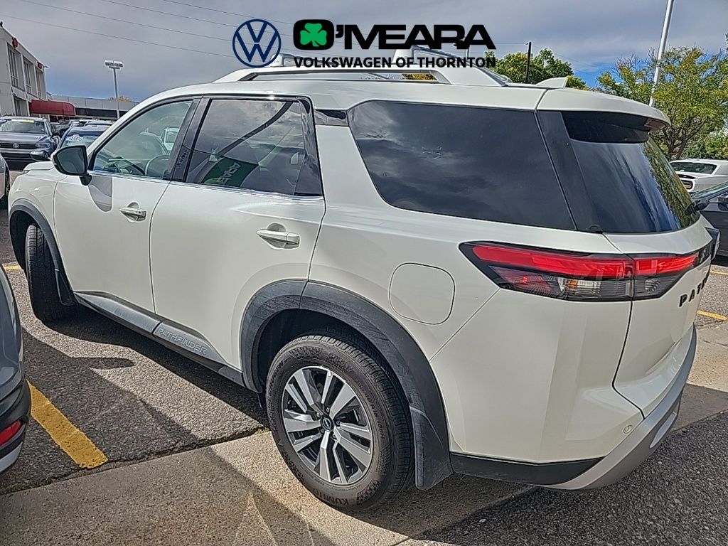 2024 Nissan Pathfinder SL photo 2