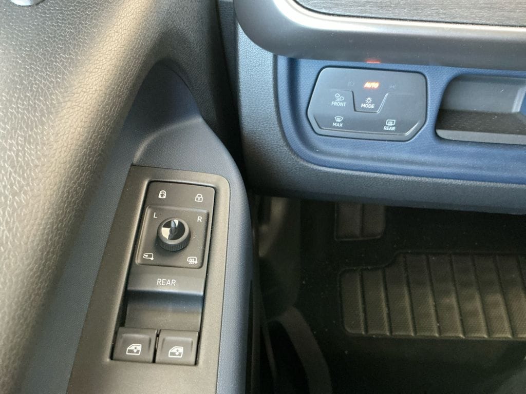 2025 Volkswagen ID. Buzz Pro S - Photo 22