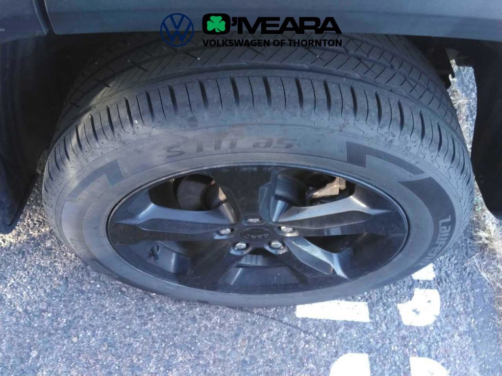 2023 Jeep Grand Cherokee Altitude X photo 2