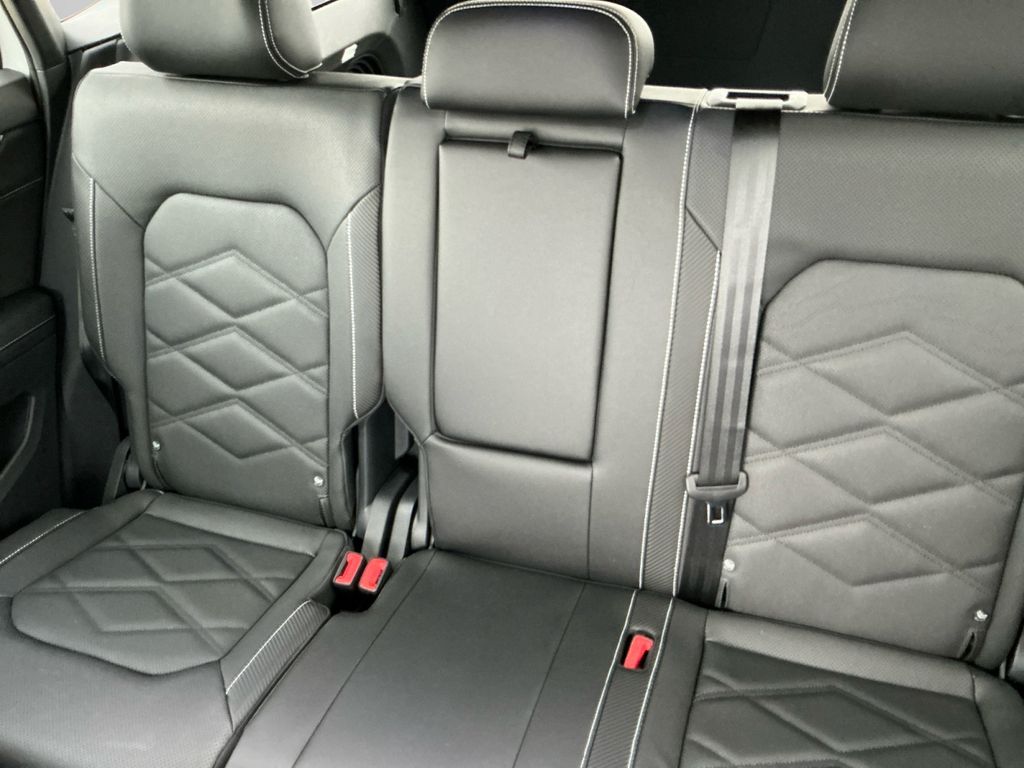 2026 Volkswagen Atlas Cross Sport SE - Photo 13