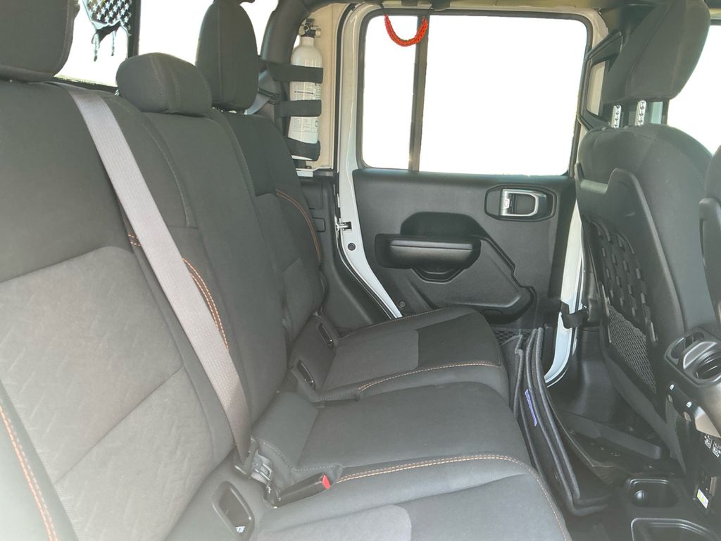 2021 Jeep Gladiator Mojave - Photo 19