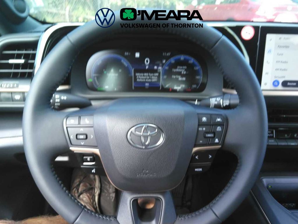 2023 Toyota Crown Limited photo 4