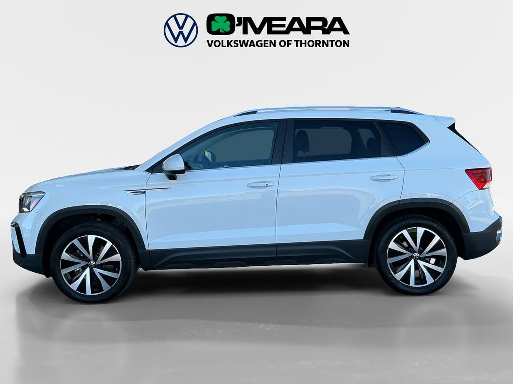 2022 Volkswagen Taos SE photo 2