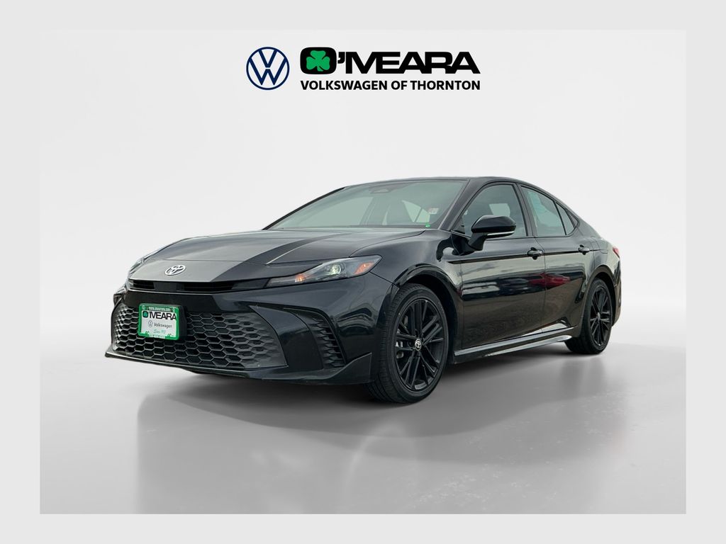 2025 Toyota Camry SE's photo