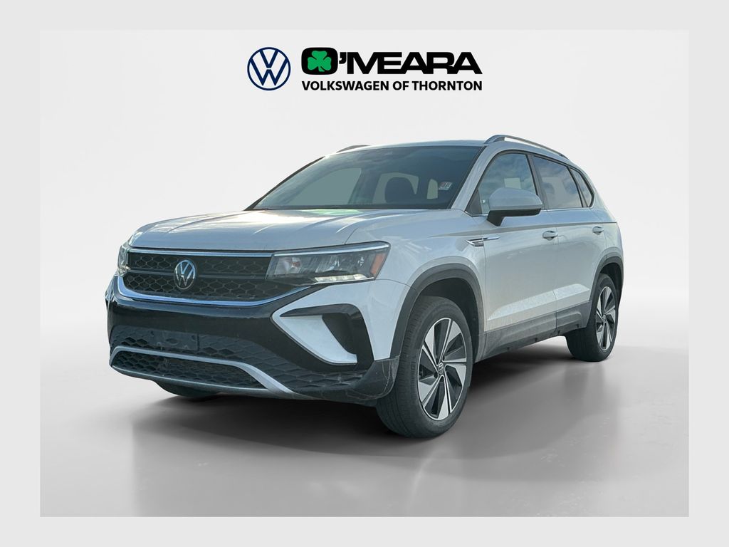 2024 Volkswagen Taos SE's photo