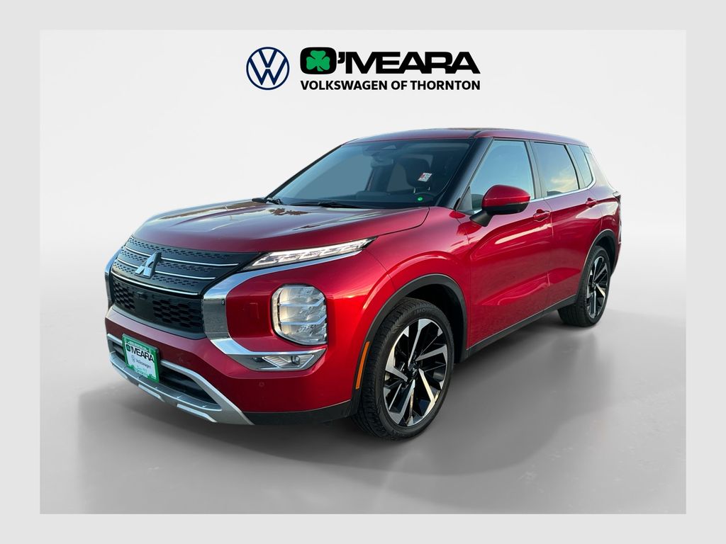 2024 Mitsubishi Outlander SE's photo