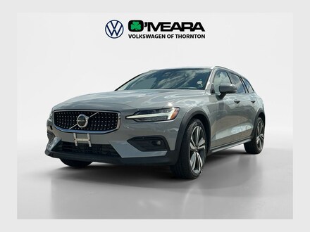 2024 Volvo V60 Cross Country B5 Plus Wagon