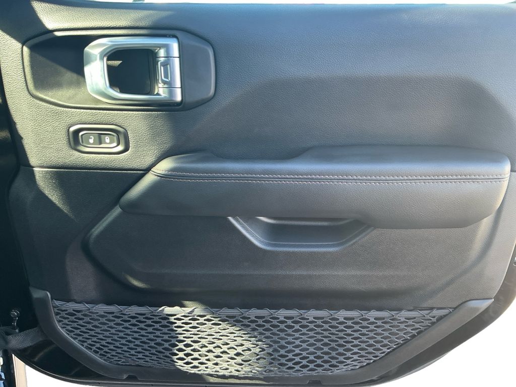 2023 Jeep Wrangler 4-Door Rubicon 392 - Photo 16