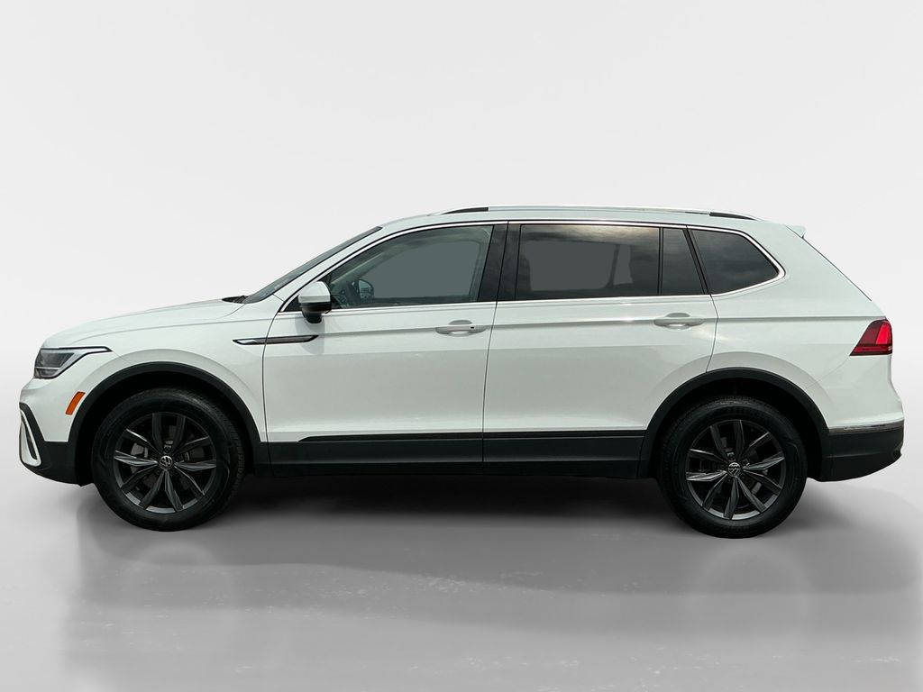 2024 Volkswagen Tiguan SE Wolfsburg Edition photo 2