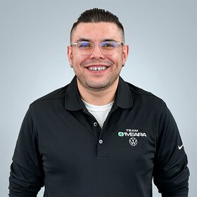Staff member Mark Medina from 0aea18cd0ff0