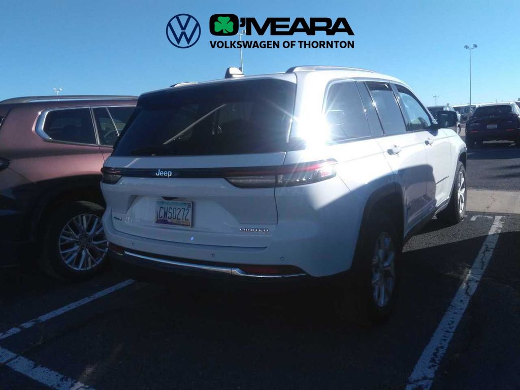 2023 Jeep Grand Cherokee Limited photo 3