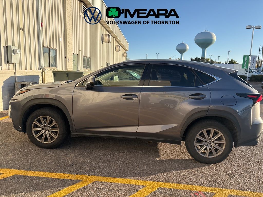 2018 Lexus NX 300 Luxury photo 3