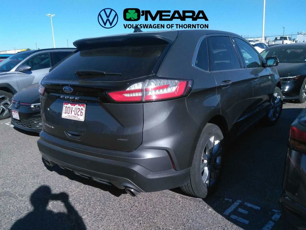 2024 Ford Edge Titanium photo 2