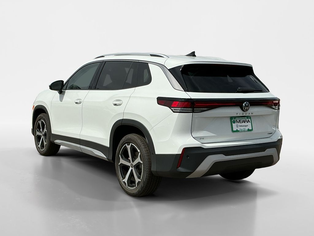 2025 Volkswagen Tiguan SE photo 3